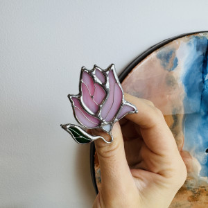Różowa szklana broszka witrażowa "Magnolia" Witraż Tiffany