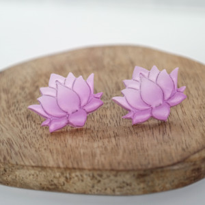 Różowe kolczyki kwiat lotosu – pastelowe, ręcznie robione, 26×22 mm