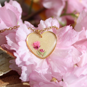 Różowe serce złoty wisior serduszko brokat róż