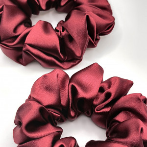 Satynowa gumka do włosów scrunchie bordo
