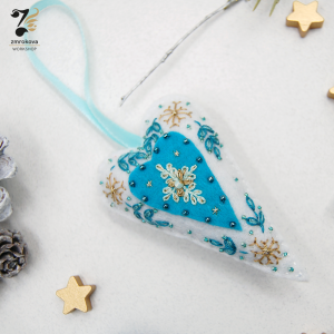 Serce bombka filcowa wyszywana biało-turkusowa