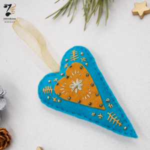 Serce bombka filcowa wyszywana niebiesko-żółto-złota