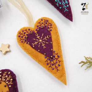 Serce bombka filcowa wyszywana żółt0-fioletow0-złota