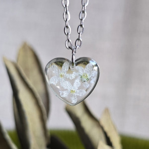 Serce serduszko prawdziwe kwiaty białe niezapominajki