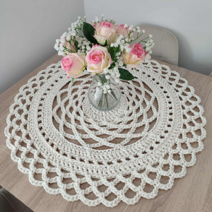 Serweta szydełkowa dekoracyjna ze sznurka bawełnianego 70cm