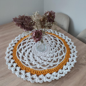 Serweta szydełkowa na stolik 60cm