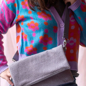 Składana kopertówka z weluru melanż