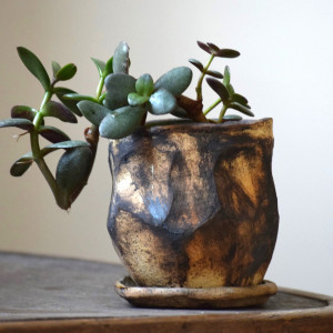 ŚLADY NATURY II_doniczka ceramiczna handmade_surowa forma