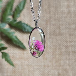 Srebrna zawieszka jajowata z różowymi kwiatami