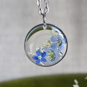 Srebrna zawieszka  kwiatami niezapominajki