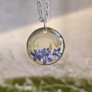 Srebrna zawieszka z kwiatami niezapominajkami wieczny kwiat