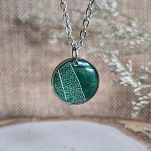 Srebrna zawieszka z liściem liść