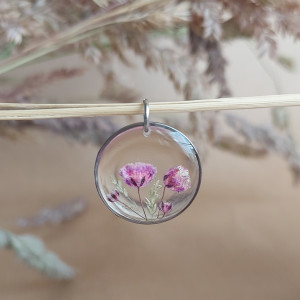 Srebrna zawieszka z różowymi kwiatem żywica kwiat