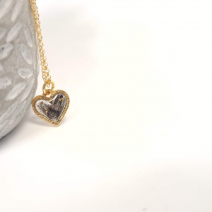 Srebrne serduszko pozłacane z sierścią zwierząt (srebro 925)