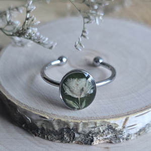 Srebrny pierścionek jajowaty wieczne kwiaty