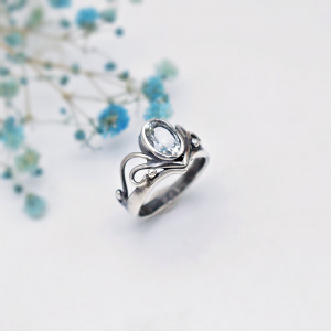 Srebrny Pierścionek z Akwamarynem