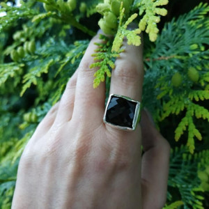 Srebrny pierścionek z kwarcem dymnym