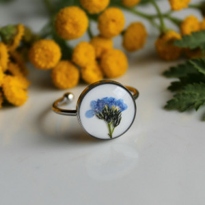 Srebrny pierścionek z kwiatem niezapominajką
