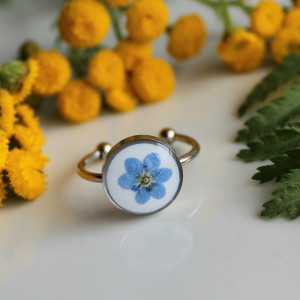 Srebrny pierścionek z kwiatem niezapominajki