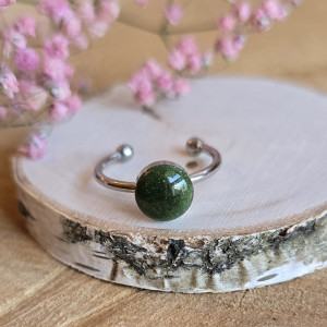 Srebrny pierścionek zielony butelkowa zieleń zielone