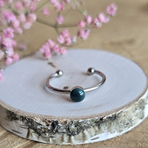 Srebrny pierścionek zielony żywica brokatowy