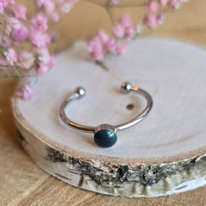 Srebrny pierścionek zielony żywica mały