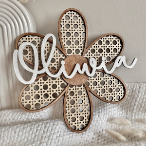 Stokrotka Rattan drewniana dekoracja do pokoju dziecka z imieniem