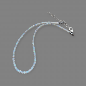 Subtelny naszyjnik inspiracji z Opali Etiopskich