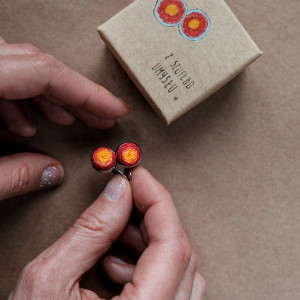 Surowe kolczyki wiszące dla Indywidualistki  - Polne Kwiatuszki