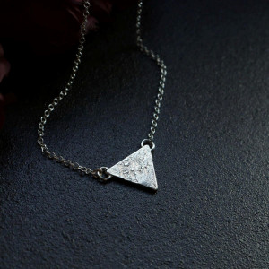 Surowy naszyjnik trójkąt ze srebra 925
