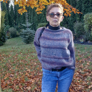 Sweter "Dotyk Śliwki"