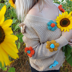 Sweter z kwiatami 3d kolorowymi beżowy kardigan