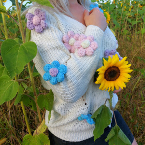 Sweter z kwiatami 3d kolorowymi kremowy kardigan