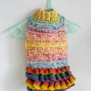 Sweterek dla pieska - szydełkowe TuTu merino