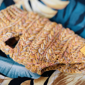 Sweterek dla pieska - szydełkowe wdzianko merino