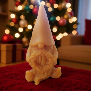 „Świąteczny krasnal” – świeca z naturalnego wosku pszczelego