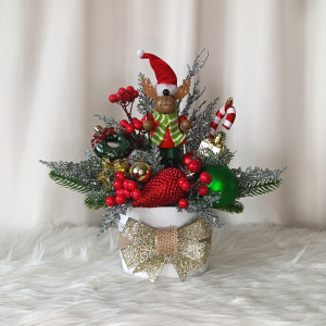 Świąteczny stroik z reniferem. Dekoracja na Boże Narodzenie
