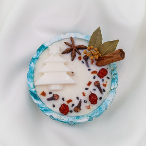 Świeca dekoracyjna „Zimowy Czar” – idealny prezent na Mikołajki