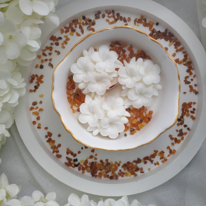 Świeca sojowa z naturalnymi  bursztynami