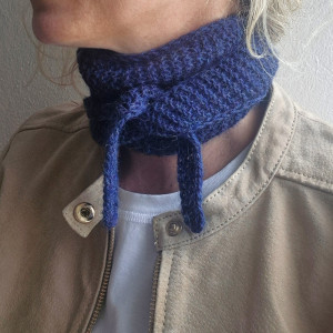 Szalissant – mini szalik z alpaki, granatowy melanż