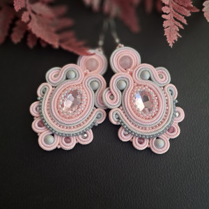 Szaro-różowe kolczyki