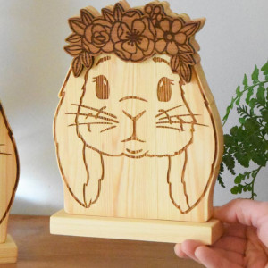 Szczęśliwa króliczka z kolekcji "WEGAŃSCY PRZYJACIELE"