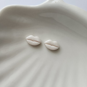 Sztyfty usta białe z pyłkiem