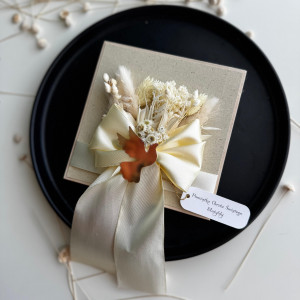 Szybka wysyłka Pamiątka Chrztu  w pudełku prezentowym.