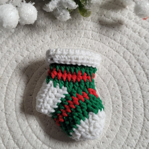 Szydełkowana skarpetka Elfa na choinkę
