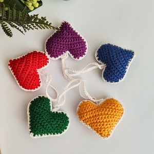 Szydełkowe serca na choinkę