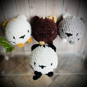 Szydełkowy kociak  - pluszowa maskotka, gniotek, pomysł na prezent