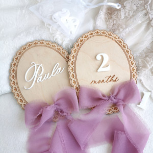 Tabliczka z imieniem, sesja noworodkowa, prezent dla noworodka