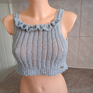 Top w kolorze srebrnym. Handmade.