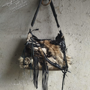 Torba ze skóry w alternatywnym stylu - gotyk/boho - ze wstawka z futra